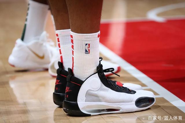 小卡复出快船大胜老鹰 约基奇46+10掘金克马刺