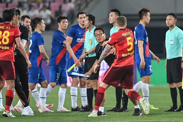米兰复兴？AC米兰淘汰那不勒斯晋级欧冠四强